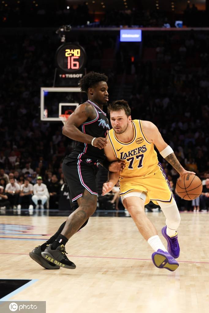 东契奇60分詹姆斯19+15+10 湖人逆转热火